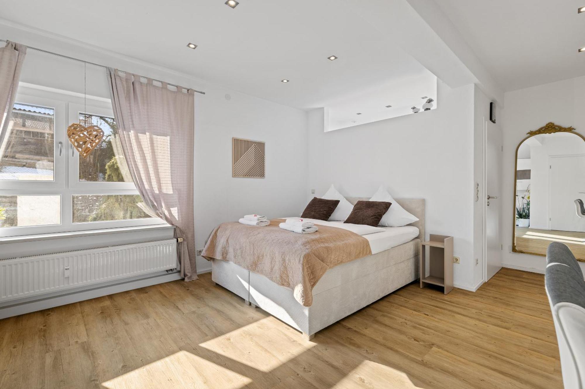 Goldcream Suites - Modern - Netflix - Free Parking Guntzbourg Extérieur photo